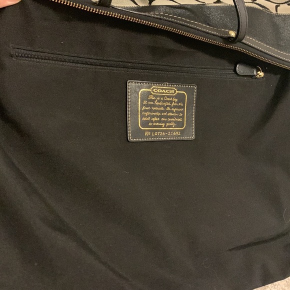 Coach Signature Handbag - Picture 12 of 15